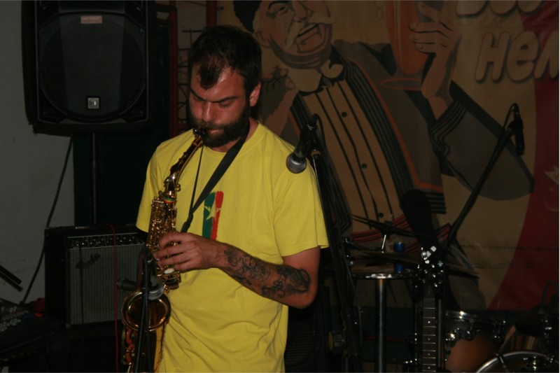 grizlijada-rile-sax